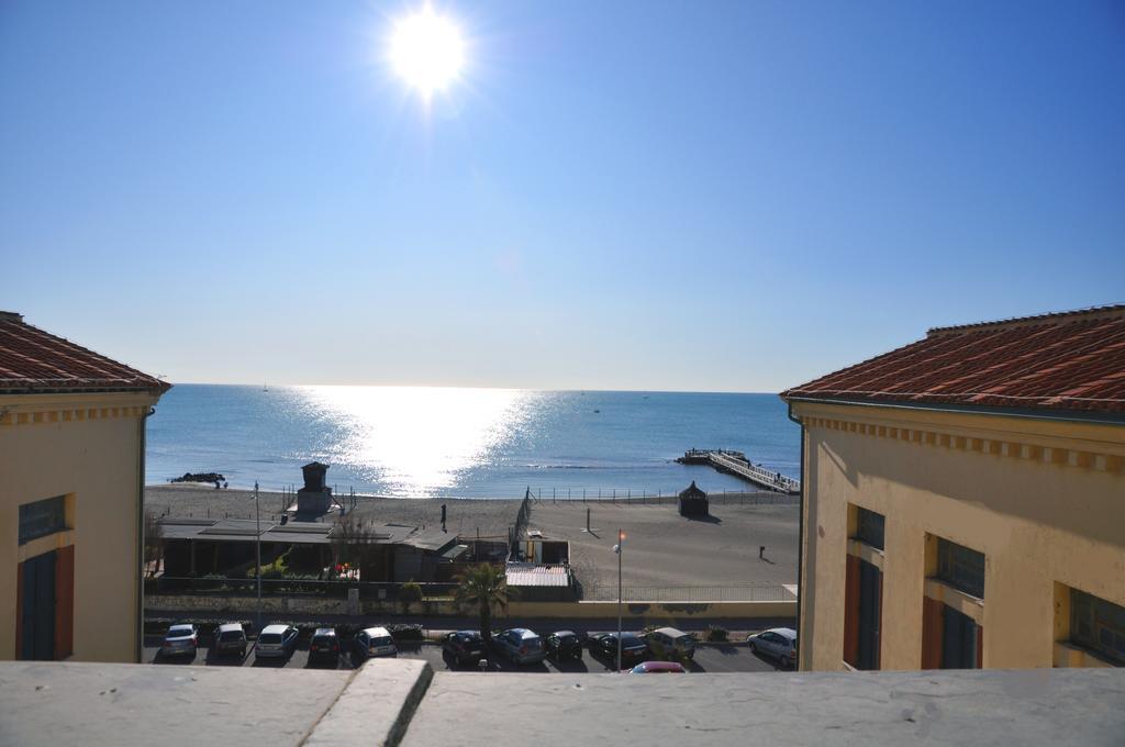 Litus Roma Hostel Lido di Ostia Exterior foto View of the sea from the town hall