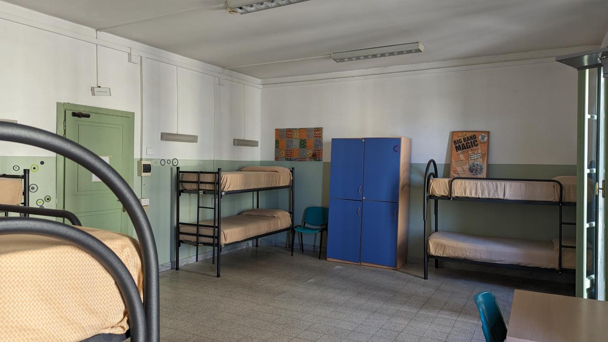 Litus Roma Hostel Lido di Ostia Exterior foto Dormitory at the hostel