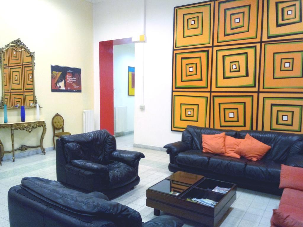Litus Roma Hostel Lido di Ostia Exterior foto The waiting room of a private clinic in Madrid, Spain
