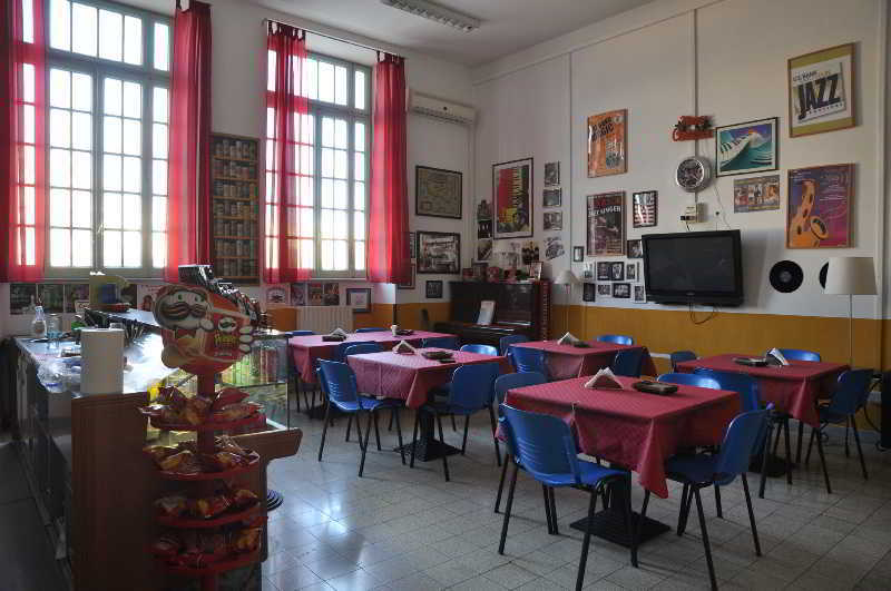 Litus Roma Hostel Lido di Ostia Exterior foto The library